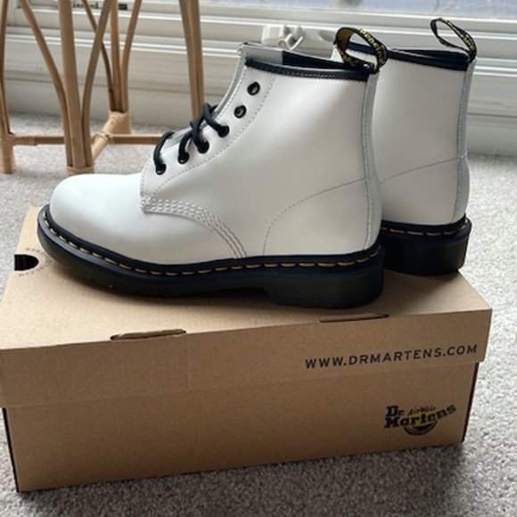 Dr. Martin 101 YS Lace-Up Bootie - Picture 2 of 5